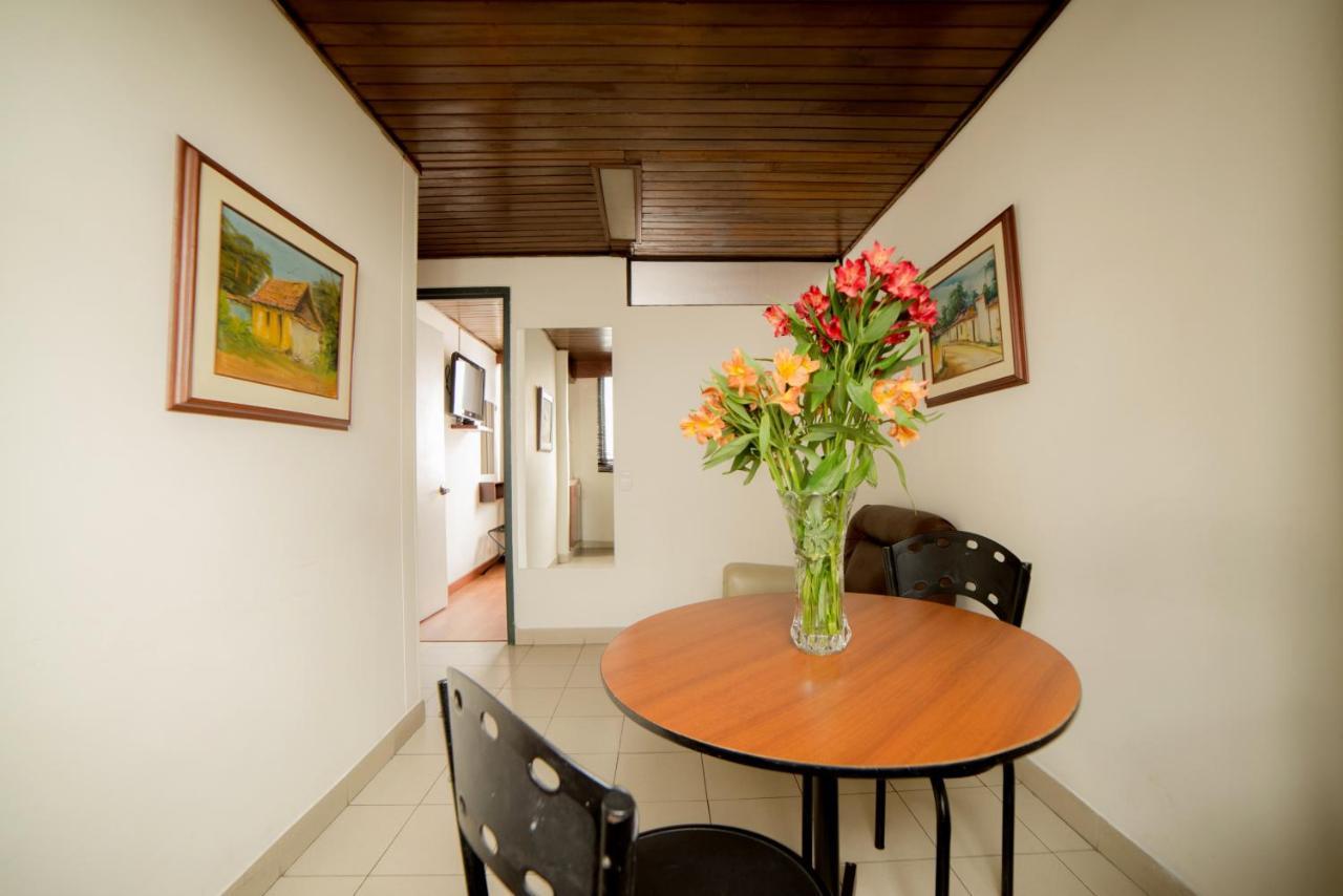 Apartamentos Galerias ボゴタ エクステリア 写真