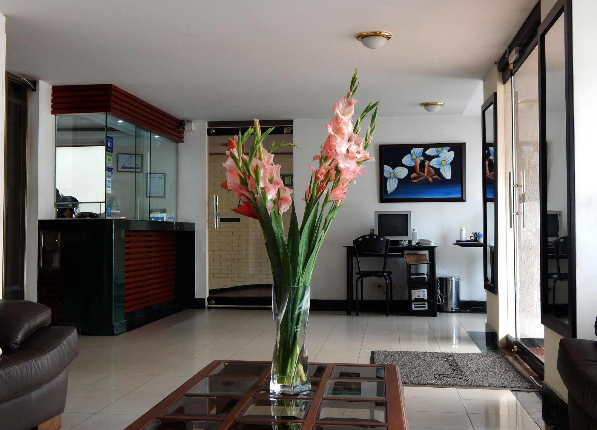 Apartamentos Galerias ボゴタ エクステリア 写真